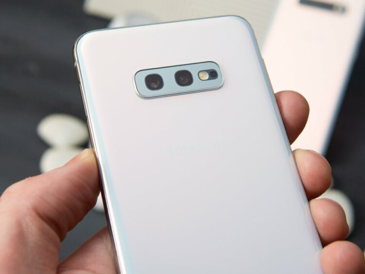 เหตุผล 13 ข้อ ที่ทำให้ Samsung Galaxy S10e น่าซื้อมากกว่า Galaxy S10 และ Galaxy S10+
