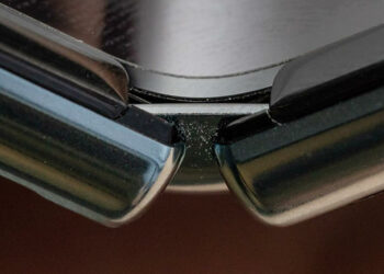 เผยสาเหตุของปัญหา Samsung Galaxy Fold ที่ทำให้จอแสดงผลพับได้เสียหายง่าย จากมุมมองของ iFixit