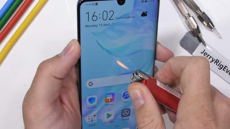 มาดู Huawei P30 Pro ถูกทดสอบความแข็งแกร่งของตัวเครื่อง ทั้งขูดขีดหน้าจอ ลนไฟ และงอเครื่อง จะรอดหรือไม่เชิญชม (ชมคลิป)