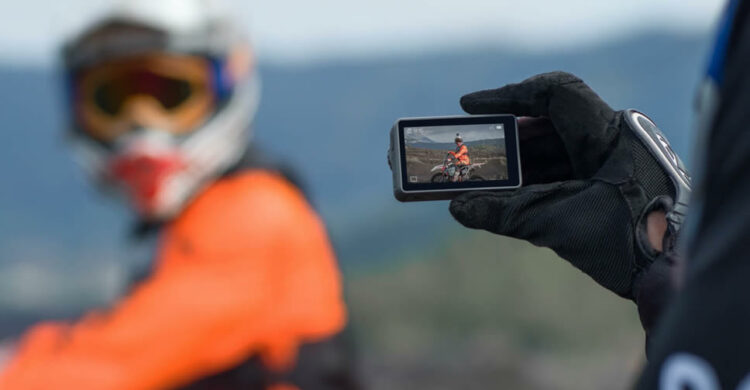 DJI ท้าชน GoPro!! เปิดตัว Osmo Action กล้อง Action Camera ระดับ 4K พร้อมระบบกันสั่น RockSteady มี 2 หน้าจอ กันน้ำลึก 11 เมตร ราคาราว 12,000 บาท