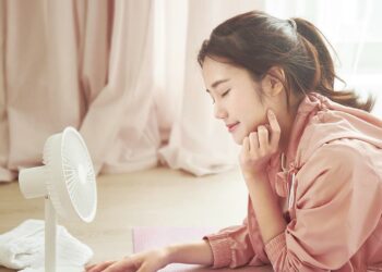 Xiaomi วางจำหน่ายพัดลมตั้งโต๊ะ มาพร้อมแบตเตอรี่ 4000mAh ใช้พอร์ต USB-C ราคาราว 490 บาท