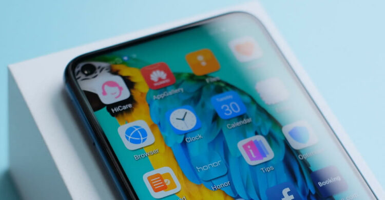 ภาพหลุด Honor 20 Pro ถูกเจาะรูบนจอแสดงผล สำหรับวางกล้องเซลฟี่ และมีกล้องหลัง 4 ตัว เปิดตัว 21 พฤษภาคมนี้