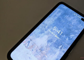 ภาพหลุด Google Pixel 4 ถูกเจาะรูบนจอแสดงผล สำหรับวางกล้องเซลฟี่