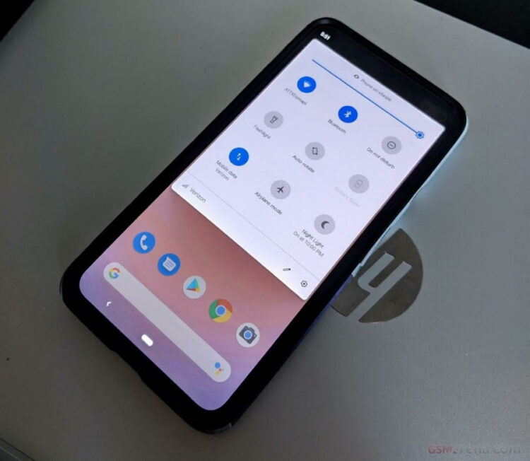 ภาพหลุด Google Pixel 4 ถูกเจาะรูบนจอแสดงผล สำหรับวางกล้องเซลฟี่