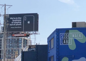 Apple แซะ Google เบาๆ ด้วยป้ายโฆษณาขนาดใหญ่ ชูประเด็นเรื่องข้อมูลส่วนตัว ของผู้ใช้งาน