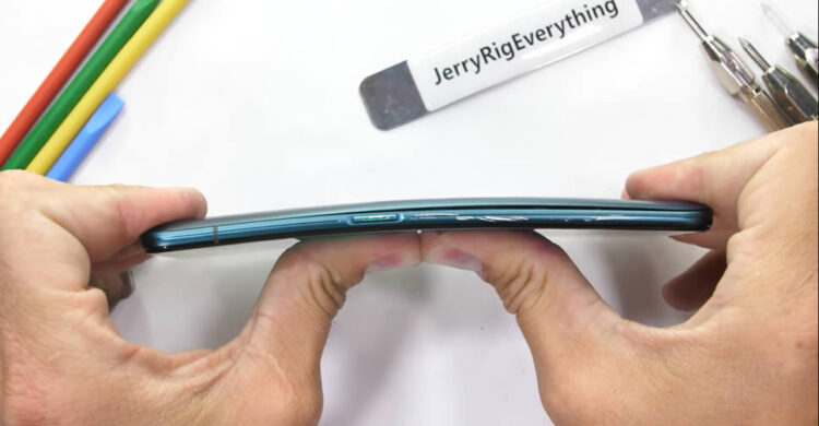 จะรอดมั้ย? OPPO Reno ถูกทดสอบความทนทาน จากการขีดข่วน ลนไฟ และ ดัดงอด้วยมือเปล่า