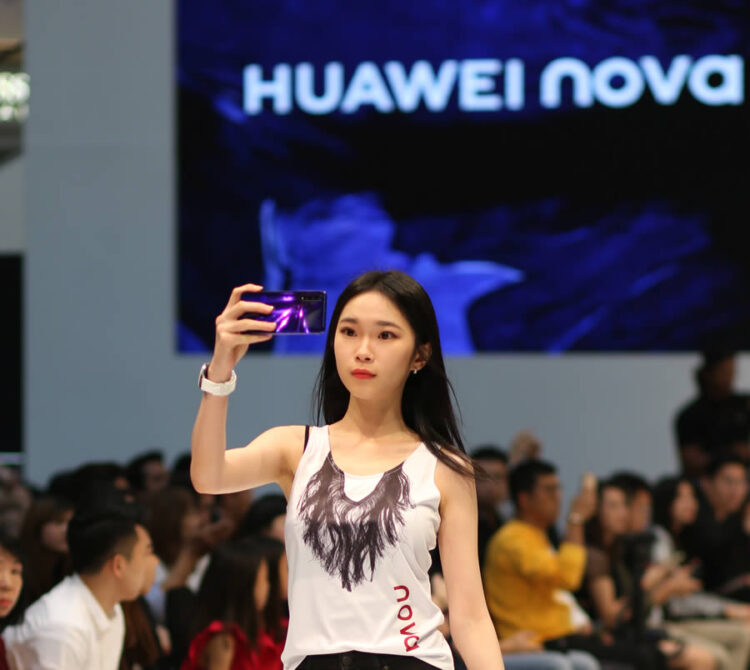 Huawei Nova 5T เผยโฉมแล้ว มาพร้อมกล้องหลัง 4 ตัว เปิดตัวทางการ 27 สิงหาคมนี้