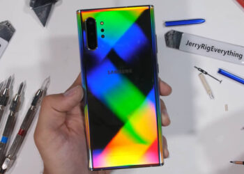 แกร่งแค่ไหน? Samsung Galaxy Note 10+ ถูกทดสอบความทนทาน จากใบมีด ลนไฟ และดัดให้โค้งงอด้วยมือเปล่า (ชมคลิป!!)