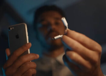 Samsung แอบลบวีดีโอโฆษณา ที่เคยล้อเลียน Apple ออกไปอย่างเงียบๆ