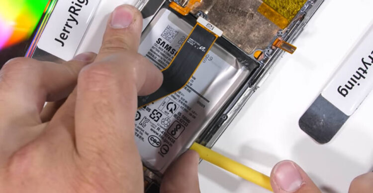 ชำแหละ Samsung Galaxy Note 10+ สำรวจทุกชิ้นส่วนภายใน พบแผงวงจรหลักวางซ้อนกัน และระบบระบายความร้อนขนาดใหญ่