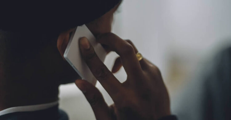 เบื่อสมาร์ทโฟน!! Light Phone 2 มือถือขนาดเท่าบัตรเครดิต ทำได้แค่โทรออก-รับสาย ข้อความ และตั้งปลุกได้