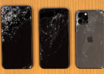 iPhone 11, iPhone 11 Pro และ iPhone 11 Pro Max ถูกทดสอบความทนทานหลายรูปแบบ การทำตก, แช่น้ำ, ปั่นในกล่อง และกดด้วยเครื่องจักร