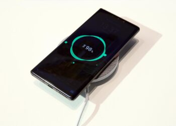 ระบบการชาร์จแบตเตอรี่ที่รวดเร็วช่วยให้ใช้ชีวิตได้เต็มที่ ใช้งานไม่สะดุด พร้อมเติมเต็มความสนุกในทุกทริปตลอดปีใหม่นี้