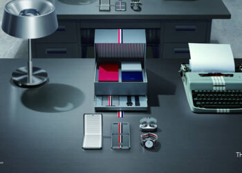 Samsung Galaxy Z Flip Thom Browne Edition มาพร้อม Galaxy Watch Active2 และ Galaxy Buds+