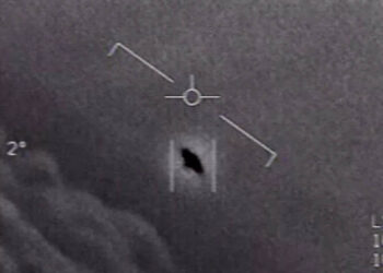 ฮือฮา!! กระทรวงกลาโหมสหรัฐอเมริกาปล่อยคลิปวัตถุปริศนา หรือ UFO ออกมาให้ชาวโลกได้ชม (ชมคลิป)