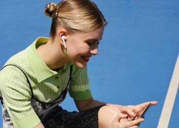 HUAWEI FreeBuds 3i หูฟังที่จะทำให้ทุกช่วงเวลาเป็นโมเม้นท์ที่ดีของคุณ