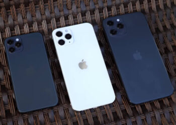 ยลโฉม iPhone 12 เครื่องดัมมี่ เผยให้เห็นรายละเอียดของดีไซน์ที่ชัดเจน (ชมคลิป!!)