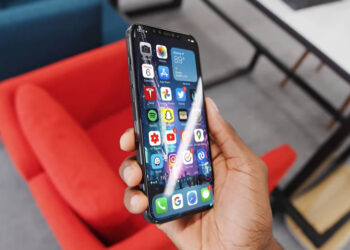 ชมคลิปพรีวิว iPhone 12 เครื่องดัมมี่ล่าสุด โชว์ดีไซน์รอบตัวเครื่อง พร้อมแสดงหน้าจอ iOS 14 เพิ่มความสมจริง