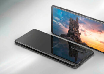 Sony Xperia 5 II เผยโฉมแล้ว!! ทั้งภาพเรนเดอร์ทางการและภาพที่ใช้เป็นสื่อโฆษณา พร้อมสเปกจากแอพ Geekbench