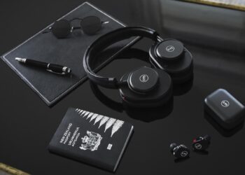 เปิดตัว Master & Dynamic for 0.95 หูฟังไร้สายแบบครอบหู ตัดเสียงรบกวน ANC แบบ Hybrid คอลเลคชั่นพิเศษที่ร่วมกับกล้อง Leica AG ราคา 12,900 บาท