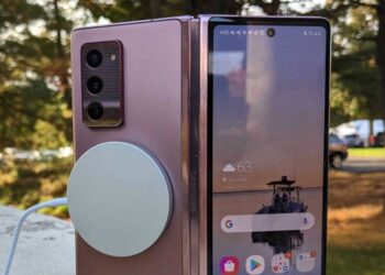 MagSafe Charger ของ Apple รองรับการใช้งานกับ Samsung Galaxy Z Fold 2