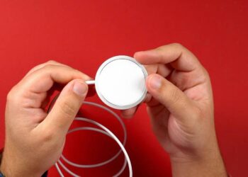 แกะกล่อง พรีวิว MagSafe Charger สำหรับ iPhone 12 (ชมคลิป!!)