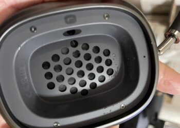 ผู้ใช้ AirPods Max บางราย ไม่พอใจที่หูฟังราคาแพงของพวกเขา พบปัญหาการควบแน่น จนทำให้เกิดหยดน้ำในที่ครอบหู