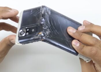 ชมคลิป Redmi Note 10 Pro ถูกทดสอบความทนทาน สามารถหักได้ง่ายด้วยมือเปล่า