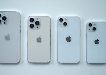 สำรวจดีไซน์ iPhone 13 ในทุกมุมจากเครื่องดัมมี่ (ชมคลิป!!)