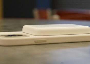 MagSafe Battery Pack เริ่มจัดส่งแล้ว พบฟีเจอร์ใหม่!! สามารถชาร์จ AirPods แบบไร้สายได้ด้วย