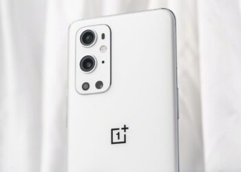 OnePlus เผยโฉม OnePlus 9 Pro สีขาว Pure White ฉลองครบรอบ 8 ปี