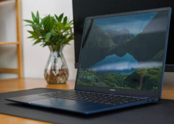 realme Book ถูกปล่อยภาพหลุดเครื่องจริงออกมาแล้ว เผยดีไซน์รอบด้านอย่างชัดเจน