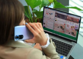 HUAWEI MateBook 14s ครั้งแรกของหัวเว่ยแล็ปท็อปที่มาพร้อม mobile app ในตัว ครบจบเสมือนย้ายสมาร์ทโฟนมาอยู่บนจอที่ใหญ่กว่า