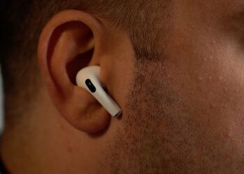 Apple กำลังถูกฟ้อง เหตุจากเสียงเตือน Amber Alert ของ AirPods ทำเด็กหูหนวกถาวร