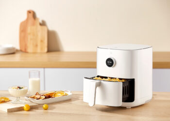 Xiaomi วางจำหน่ายหม้อทอดไร้น้ำมัน Mi Smart Air Fryer รุ่นขนาด 3.5 ลิตรทางการในไทย ราคาเพียง 2,499 บาท แถมฟรีเครื่องชั่งน้ำหนักอัจฉริยะ Mi Smart Scale 2 มูลค่า 490 บาท