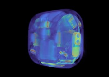 เอกซเรย์ AirPods Pro 2 เผยให้เห็นอีกประโยชน์ของห่วงคล้องสายที่ด้านข้างเคสชาร์จ