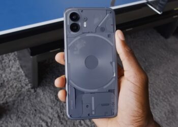 Nothing Phone 2 ถูกเผยโฉมเครื่องจริงออกมาแล้ว พร้อมตัวอย่างภาพถ่าย