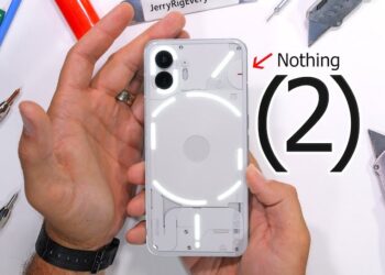 Nothing Phone 2 ได้รับการทดสอบความทนทานแล้ว ทั้งการขีดข่วน ลนไฟ และดัดให้งอด้วยมือเปล่า