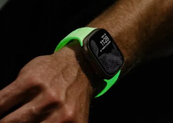 Nomad เปิดตัวสาย Apple Watch แบบ Sport Band รุ่น Glow in the Dark เรืองแสงในที่มืด