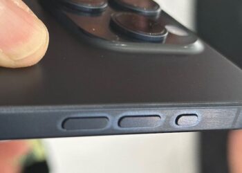 กรอบไทเทเนียมของ iPhone 15 Pro อาจเปลี่ยนสีได้ชั่วคราว เมื่อถูกสัมผัสจากนิ้วมือ