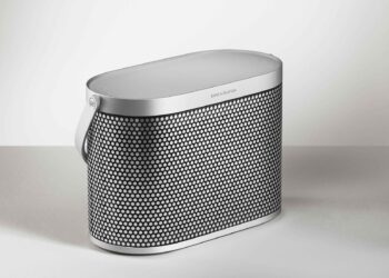 Beosound A5 สีใหม่ Spaced Aluminium ลำโพงมัลติรูมจาก Bang & Olufsen วัสดุอะลูมิเนียมอันเลื่องชื่อของ Factory 5 ราคา 64,900 บาท