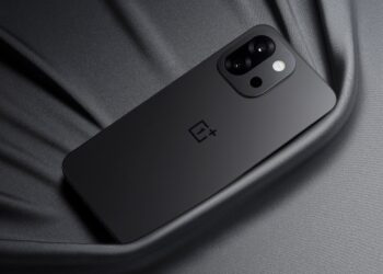 เผยดีไซน์ OnePlus 13T มีให้เลือก 3 สี