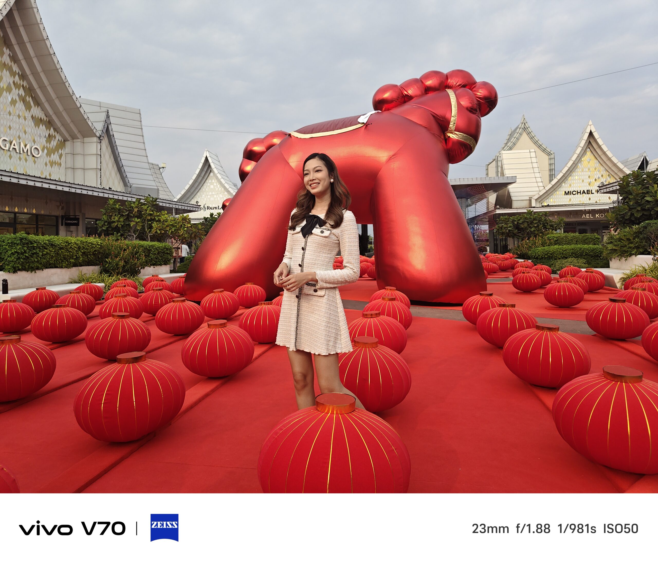 รีวิว vivo V70 เสกช็อตลูกรักพระเจ้า มาพร้อมกล้อง 50MP ZEISS Super Telephoto ทนน้ำทนฝุ่น IP68&IP69 แบตเตอรี่ 6500mAh และ OriginOS 6 เวอร์ชันใหม่ล่าสุด