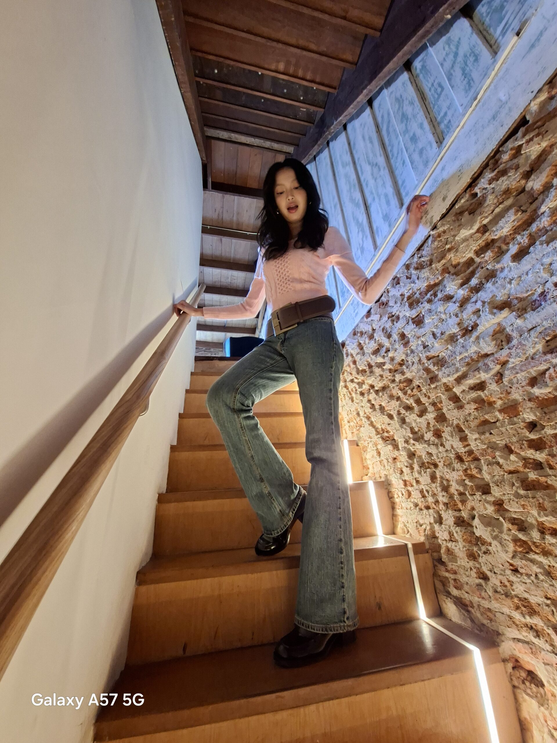 รีวิว Samsung Galaxy A57 5G และ Galaxy A37 5G ดีไซน์บางเบากว่าเดิม มาพร้อมวิดีโอ 4K มุมกว้างพิเศษ ถ่ายกว้างหมดยกเว้นหน้า