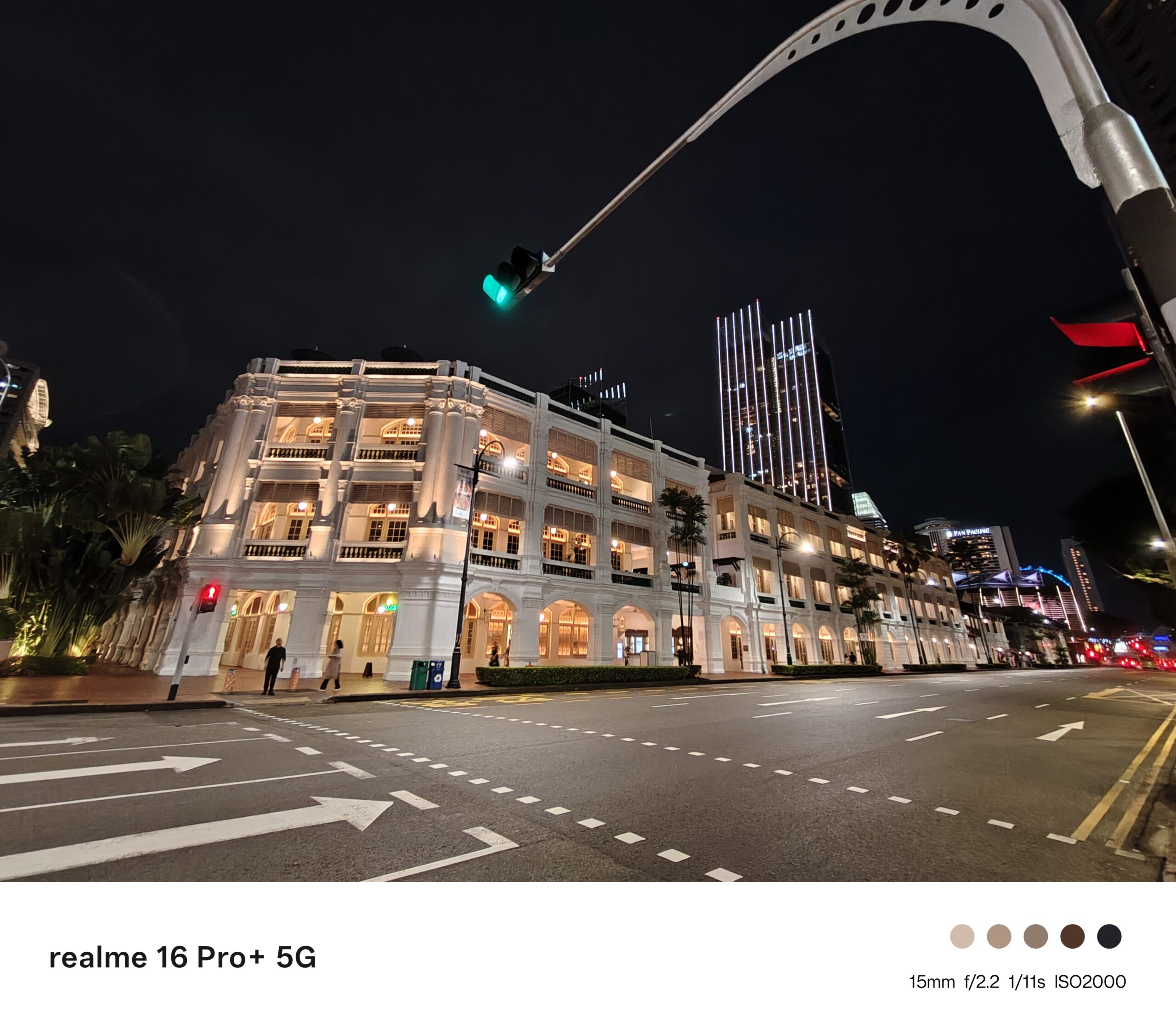 รีวิว realme 16 Pro Series 5G มาพร้อมกล้อง 200MP Portrait Master ดีไซน์ระดับมาสเตอร์พีซ และ realme 16 5G ดีไซน์ Aurora Wings มีกระจกเซลฟี่ในตัว