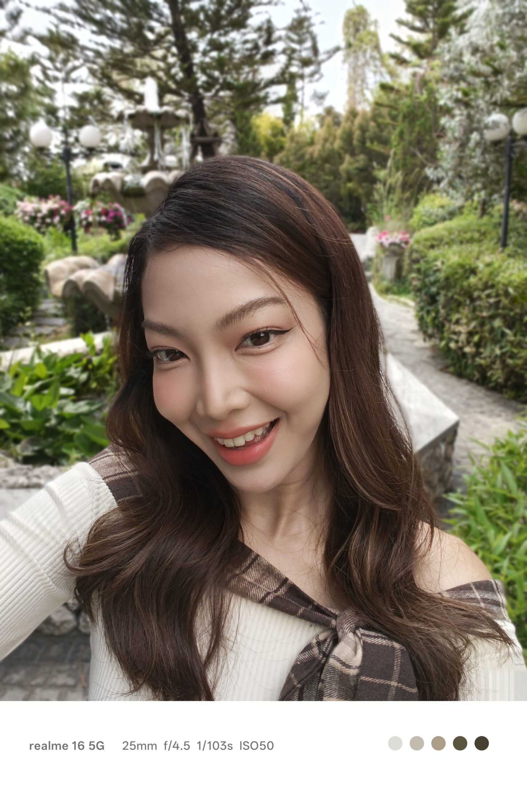 รีวิว realme 16 Pro Series 5G มาพร้อมกล้อง 200MP Portrait Master ดีไซน์ระดับมาสเตอร์พีซ และ realme 16 5G ดีไซน์ Aurora Wings มีกระจกเซลฟี่ในตัว