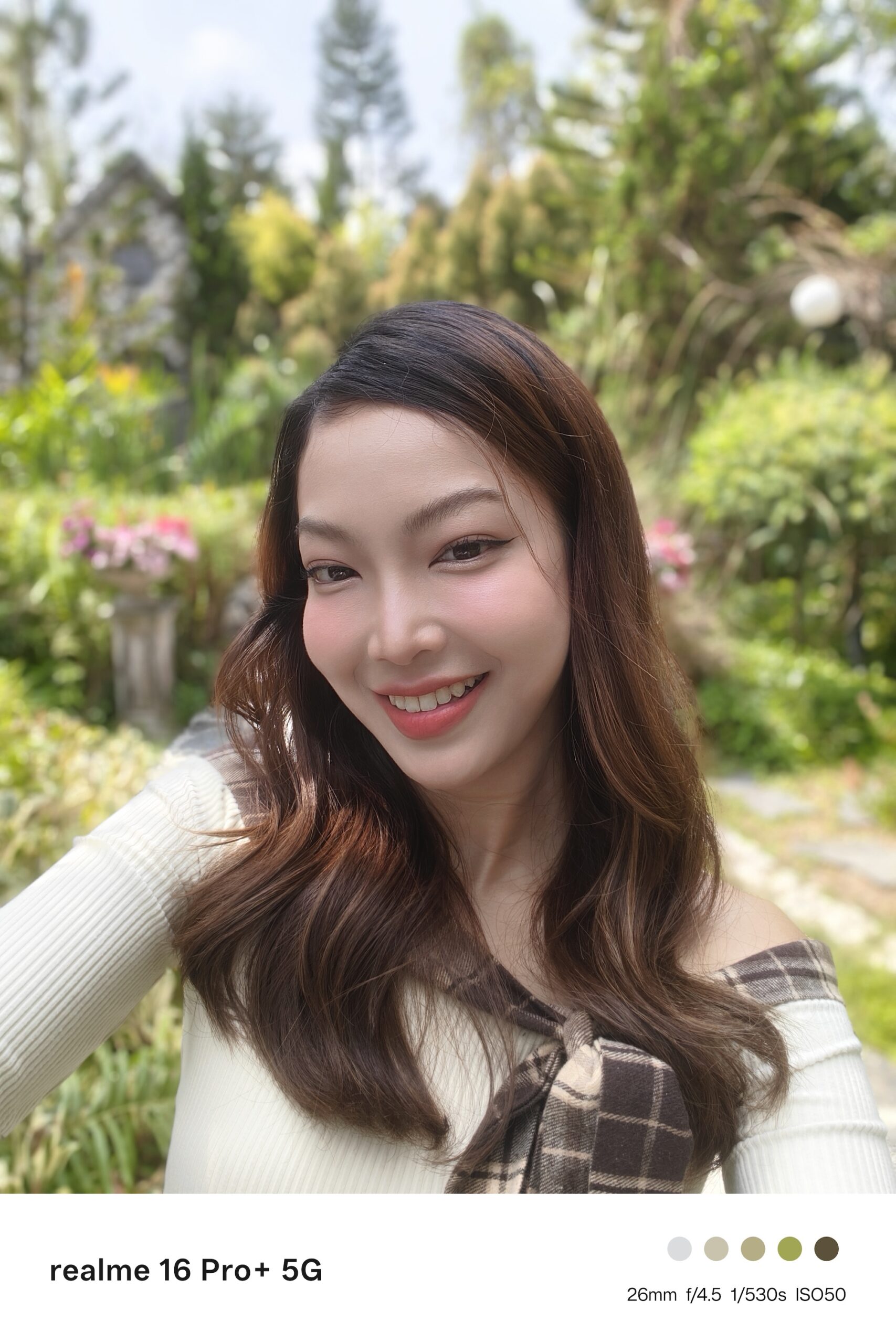 รีวิว realme 16 Pro Series 5G มาพร้อมกล้อง 200MP Portrait Master ดีไซน์ระดับมาสเตอร์พีซ และ realme 16 5G ดีไซน์ Aurora Wings มีกระจกเซลฟี่ในตัว