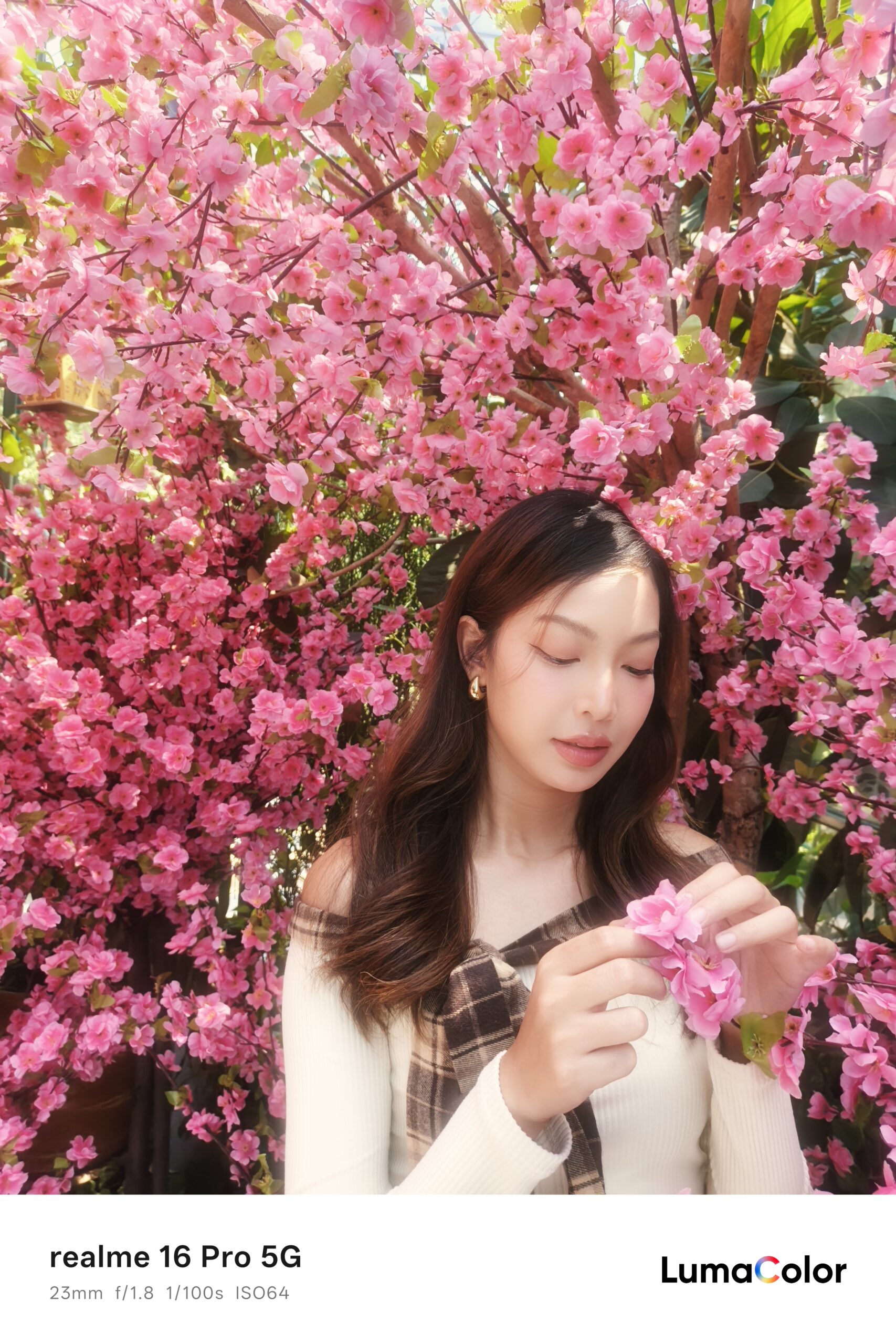 รีวิว realme 16 Pro Series 5G มาพร้อมกล้อง 200MP Portrait Master ดีไซน์ระดับมาสเตอร์พีซ และ realme 16 5G ดีไซน์ Aurora Wings มีกระจกเซลฟี่ในตัว