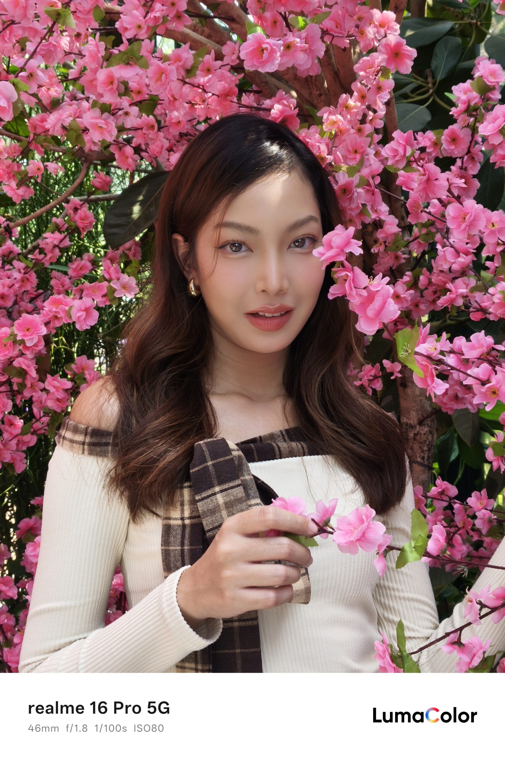 รีวิว realme 16 Pro Series 5G มาพร้อมกล้อง 200MP Portrait Master ดีไซน์ระดับมาสเตอร์พีซ และ realme 16 5G ดีไซน์ Aurora Wings มีกระจกเซลฟี่ในตัว