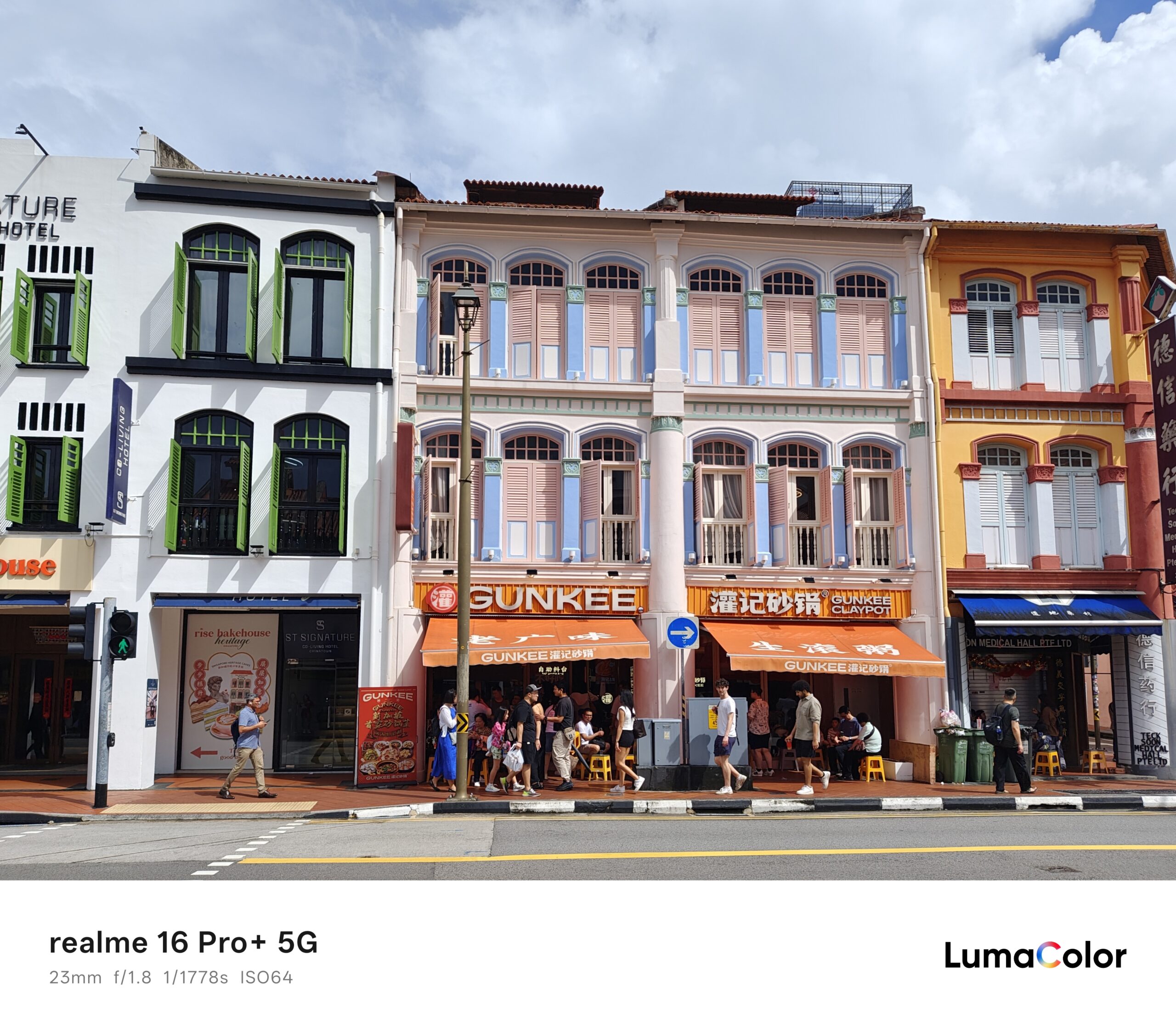รีวิว realme 16 Pro Series 5G มาพร้อมกล้อง 200MP Portrait Master ดีไซน์ระดับมาสเตอร์พีซ และ realme 16 5G ดีไซน์ Aurora Wings มีกระจกเซลฟี่ในตัว